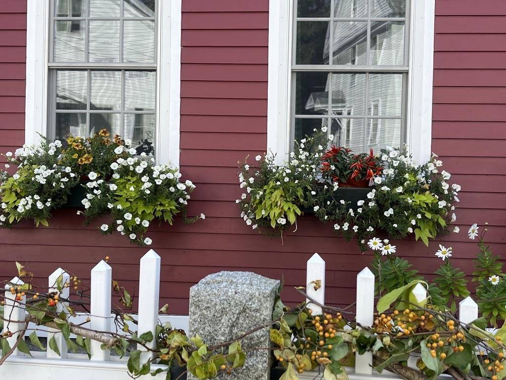Henniker, NH 03242,24 Ramsdell RD