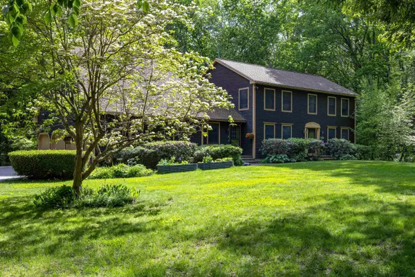 Brentwood, NH 03833,98 Dudley RD