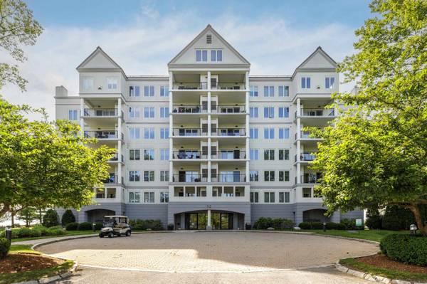 12 Mountain Laurels DR #402, Nashua, NH 03062