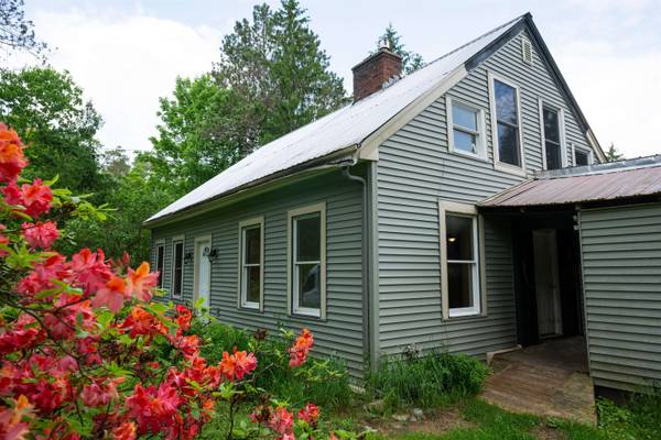 23 Range RD, Underhill, VT 05489