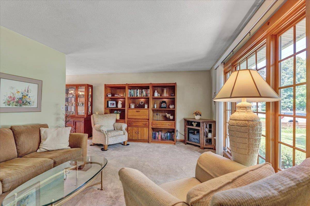 South Burlington, VT 05403,90 Logwood ST