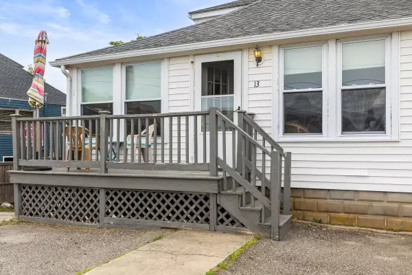 Hampton, NH 03842,13-15 Ocean BLVD