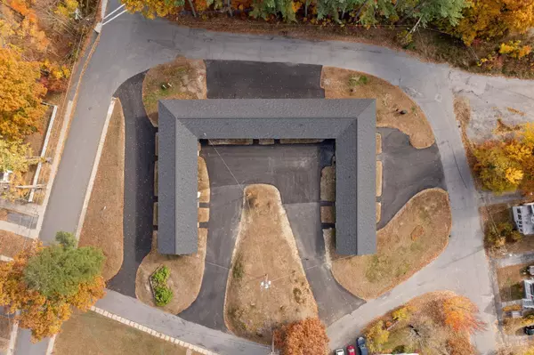 Claremont, NH 03743,66 Myrtle ST #24