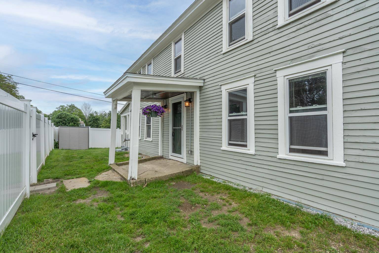 1154 Parker Mountain RD, Strafford, NH 03884