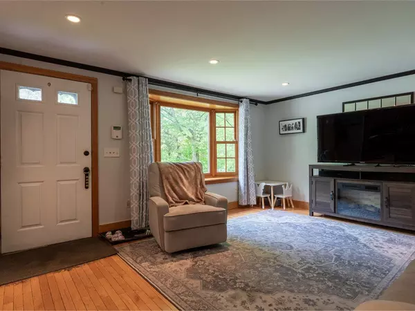 South Burlington, VT 05403,82 Oakwood DR