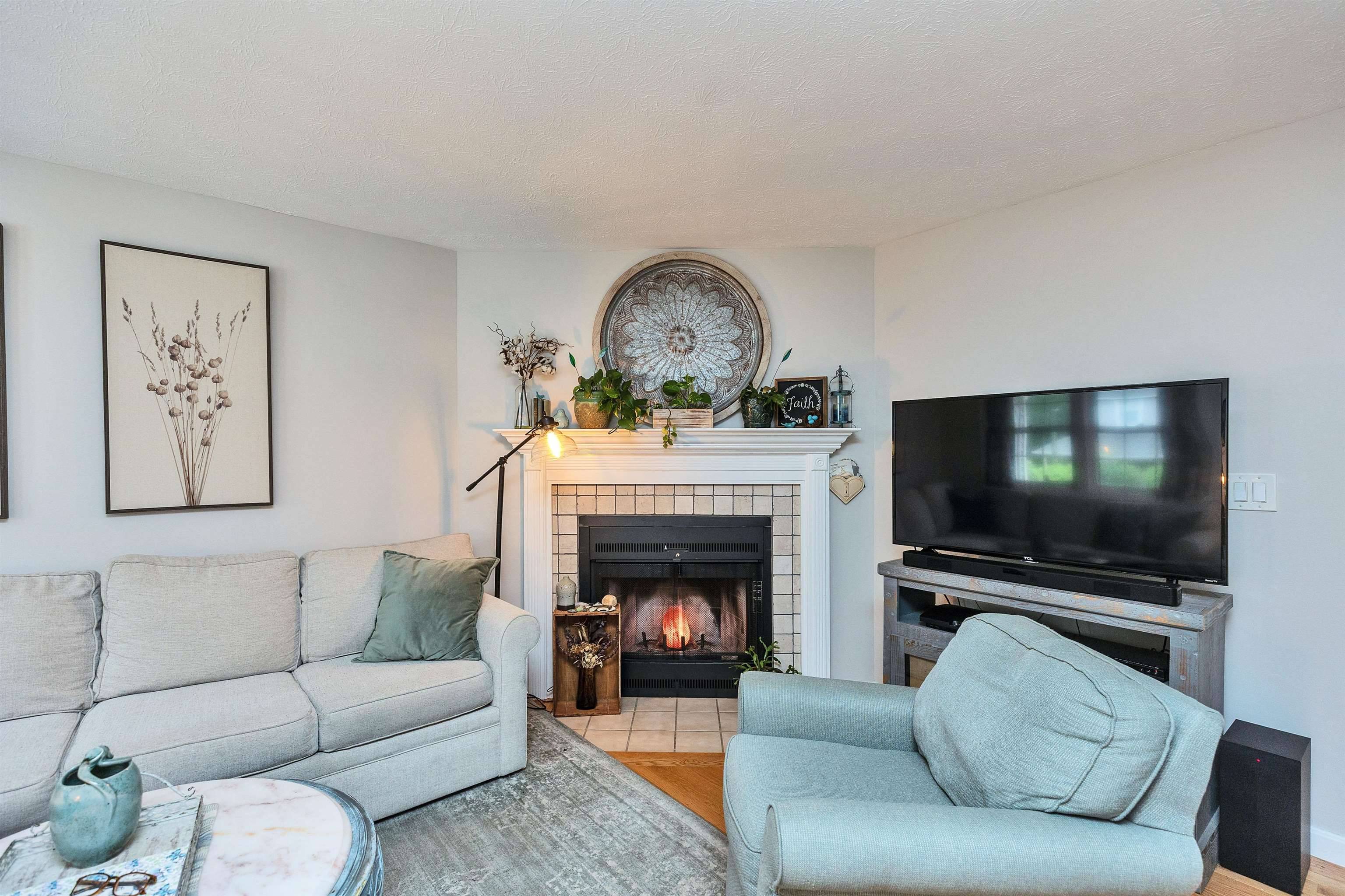 Londonderry, NH 03053,152 Winterwood DR