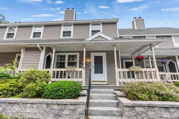 Londonderry, NH 03053,152 Winterwood DR