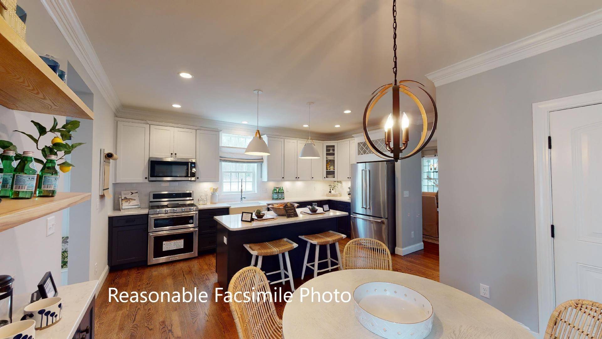 Hudson, NH 03051,17 Griffin RD