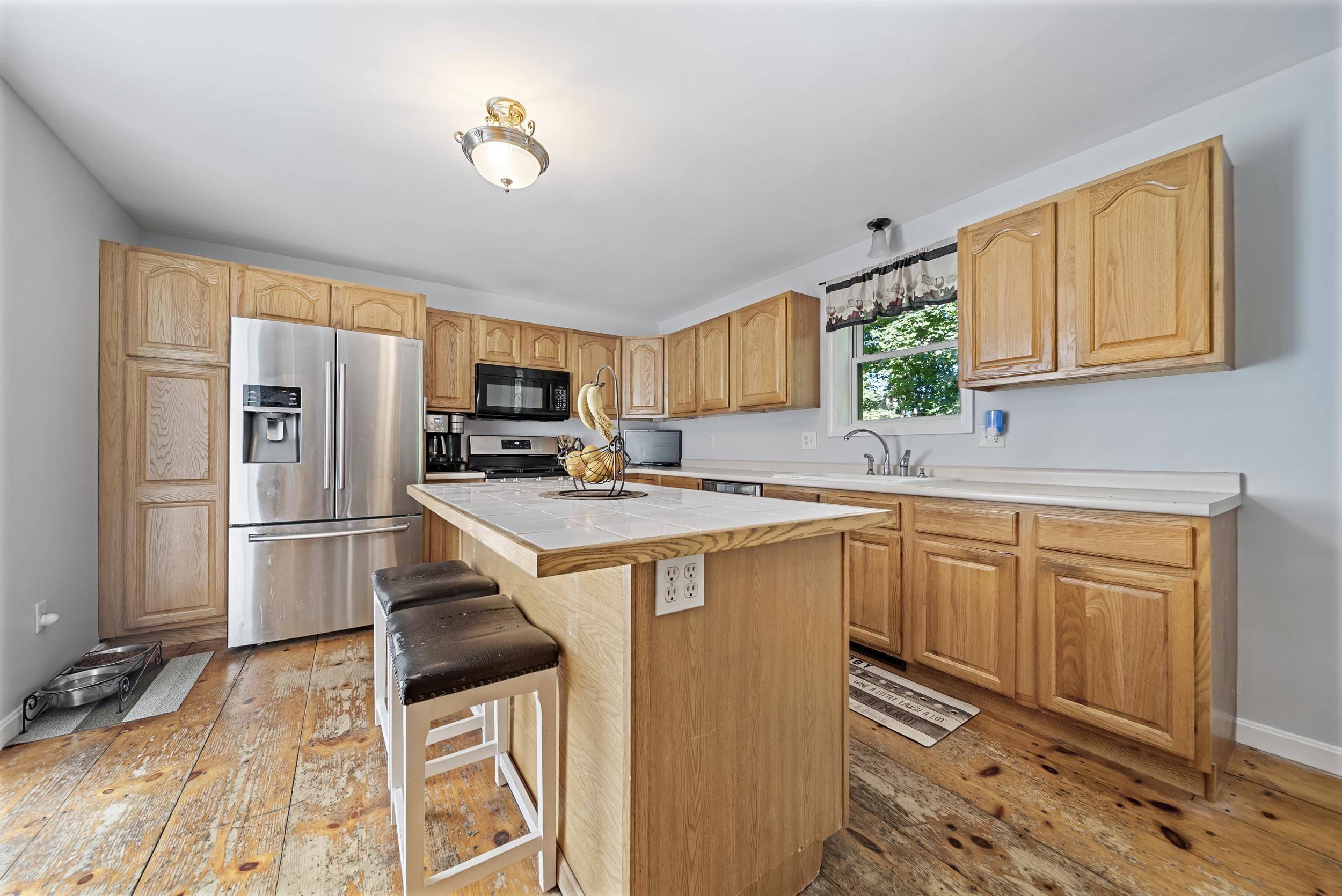 Derry, NH 03038,12 Lawrence ST