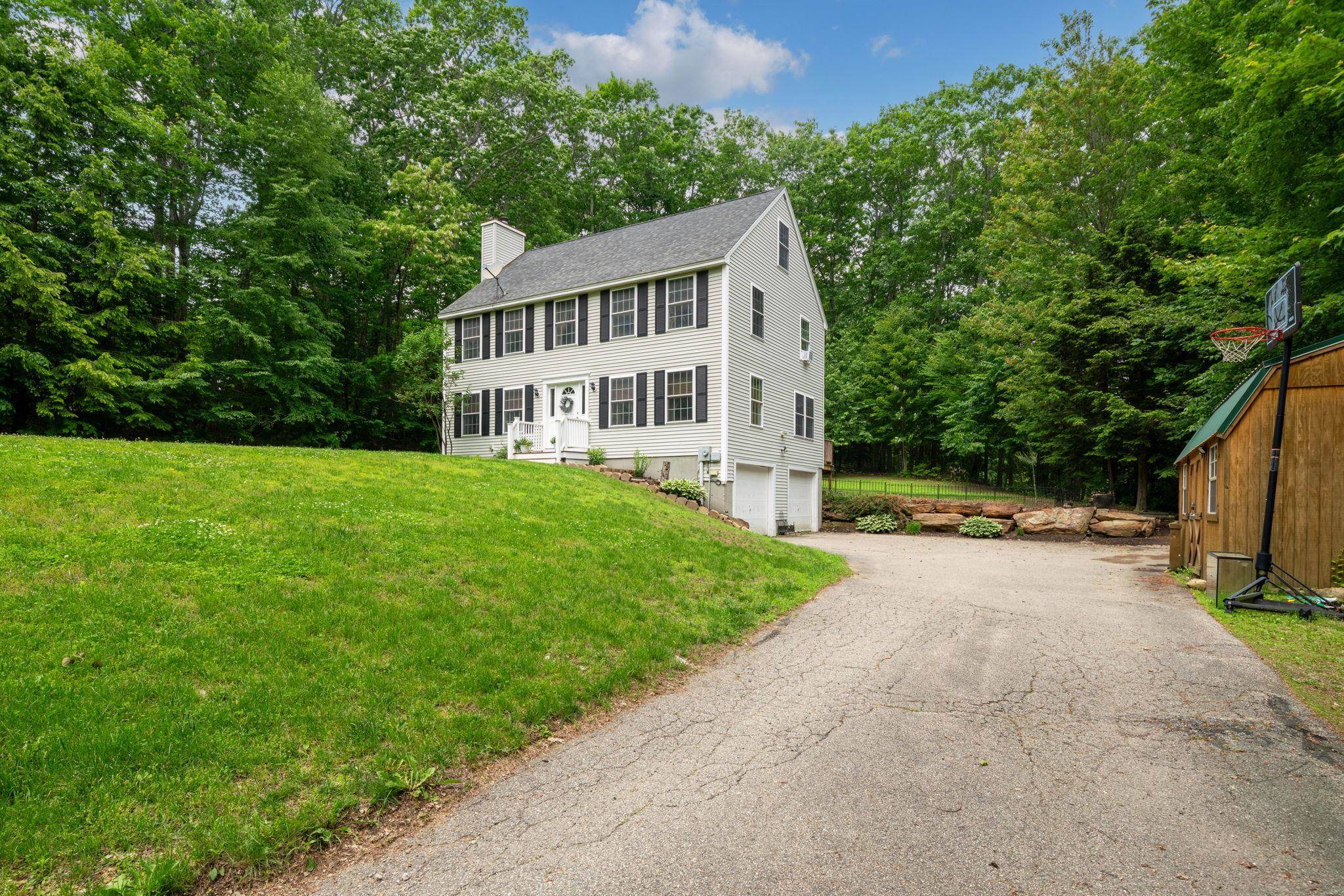 Rochester, NH 03867,173 Cross RD