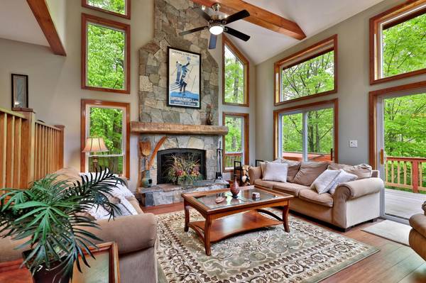 5 Whispering Pines RD, Ludlow, VT 05149