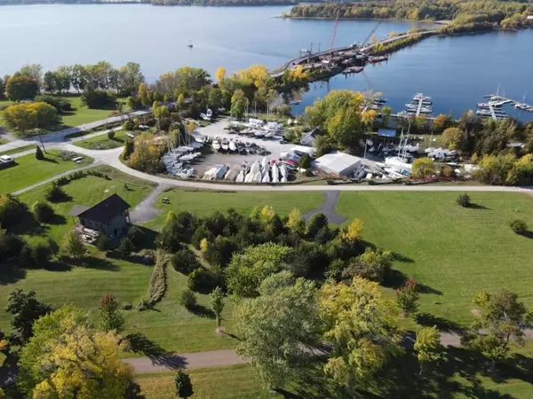 Grand Isle, VT 05458,6 Landing LN