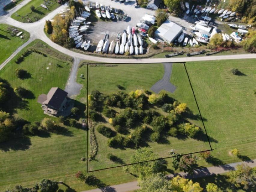Grand Isle, VT 05458,6 Landing LN