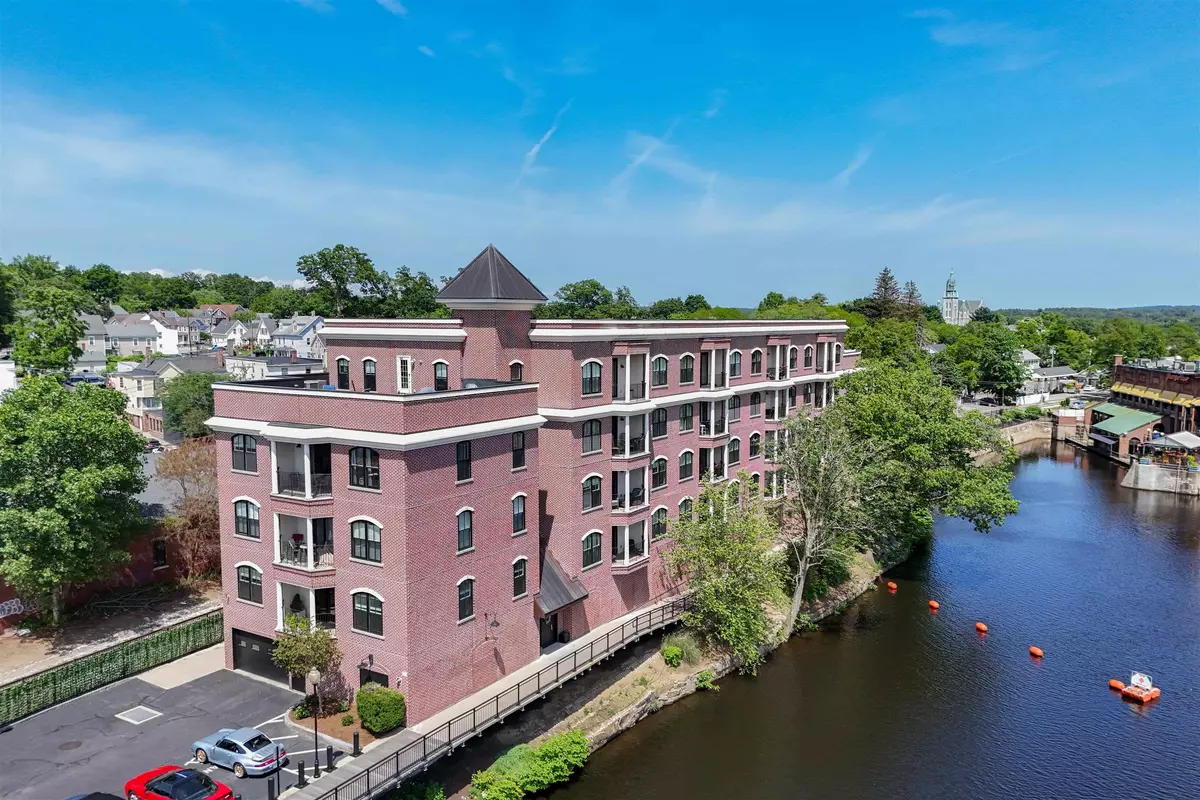 Nashua, NH 03064,52 Main ST #201