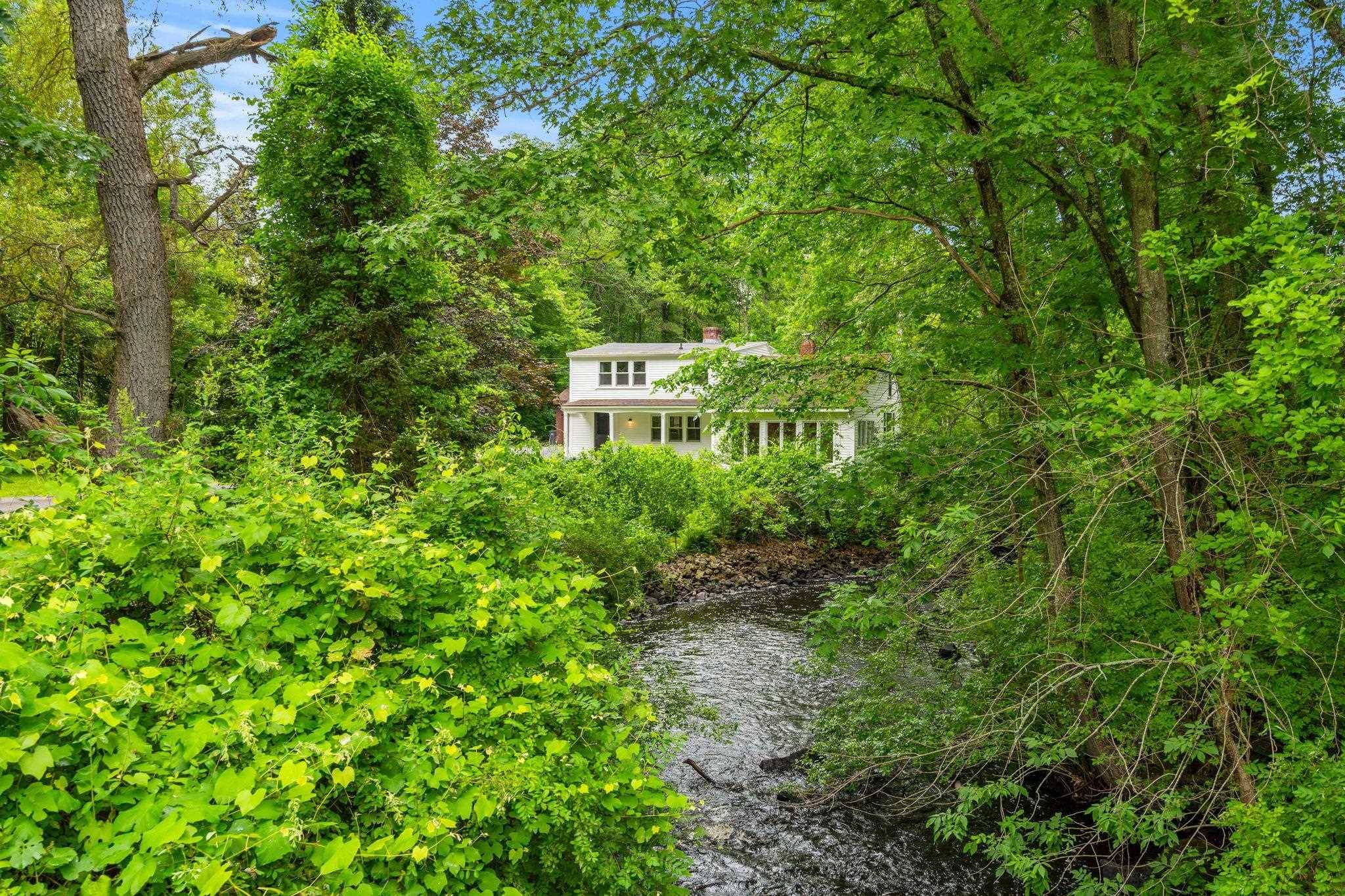 East Kingston, NH 03827,129 Haverhill RD