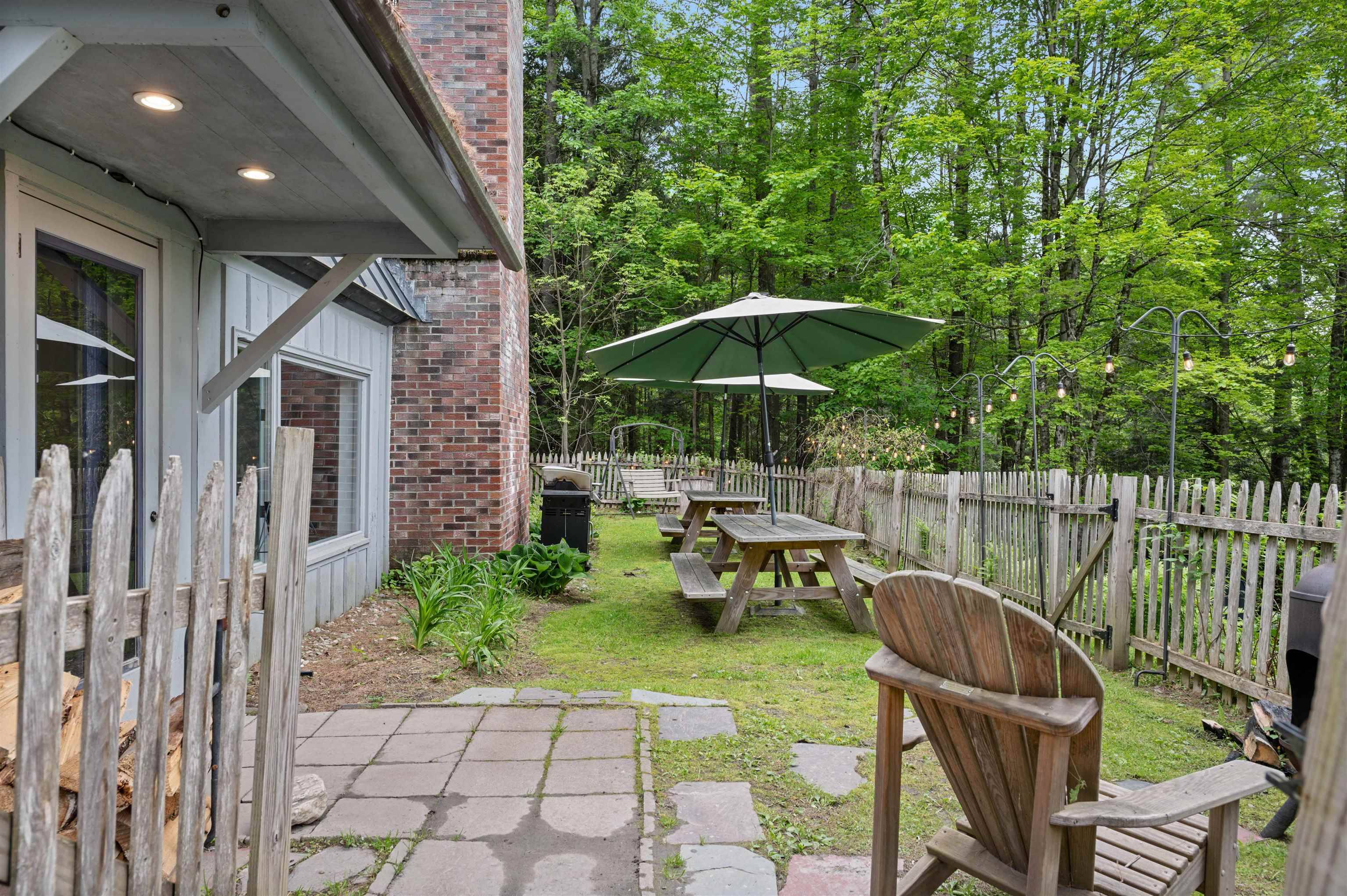 Fayston, VT 05660,812 Airport RD