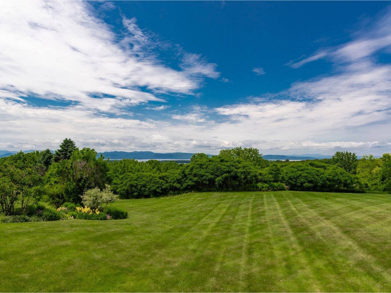 South Burlington, VT 05403,1411 Spear ST