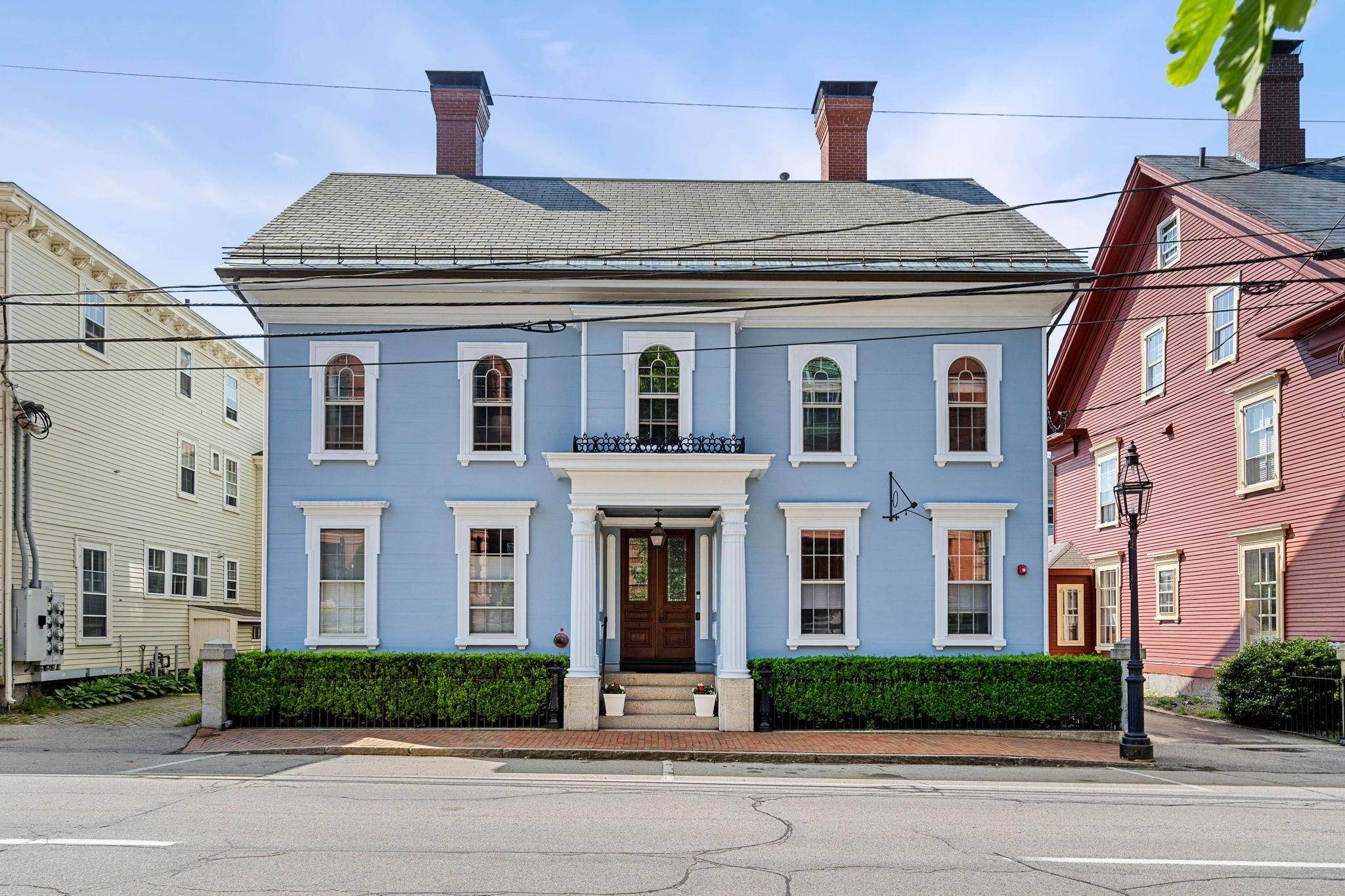 Portsmouth, NH 03801,402 State ST #2A