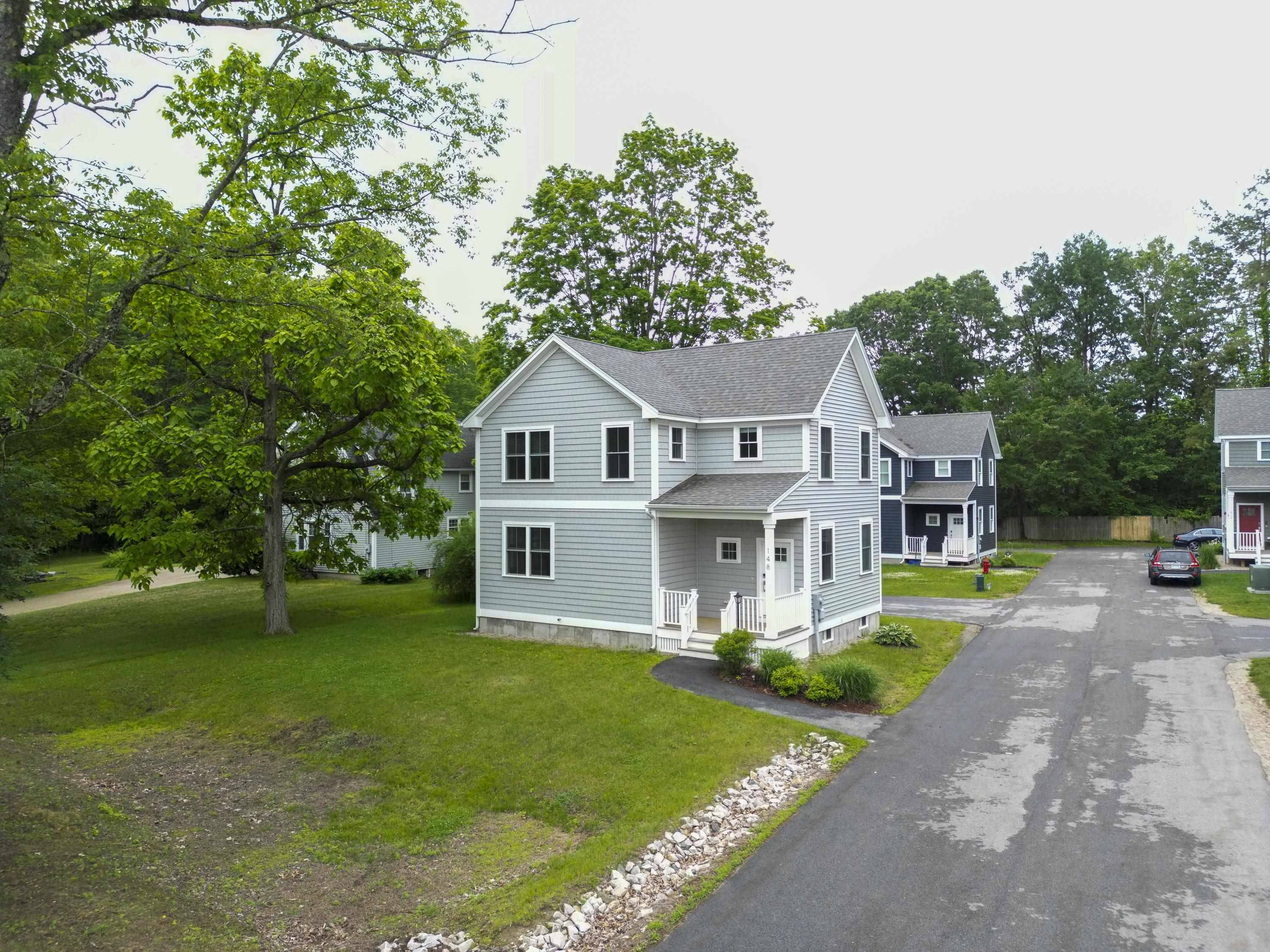 Dover, NH 03820,148 Mast RD