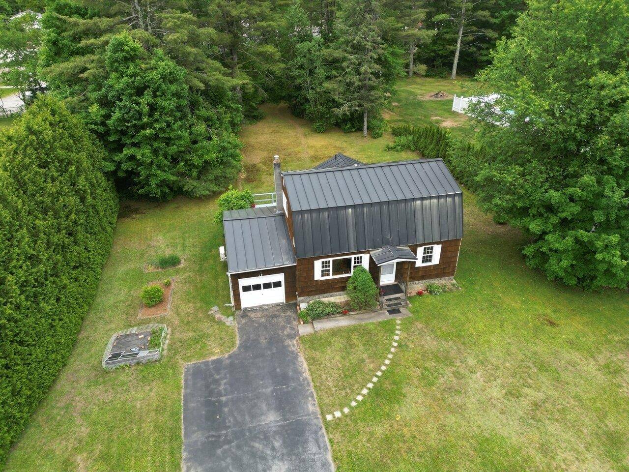3 Tanglewood DR, Essex, VT 05452