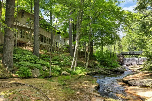 Conway, NH 03860,679 Kearsarge RD