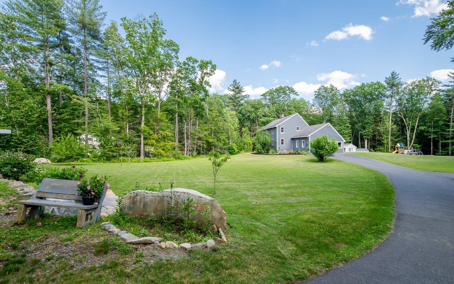 Kingston, NH 03848,33 Hillside RD