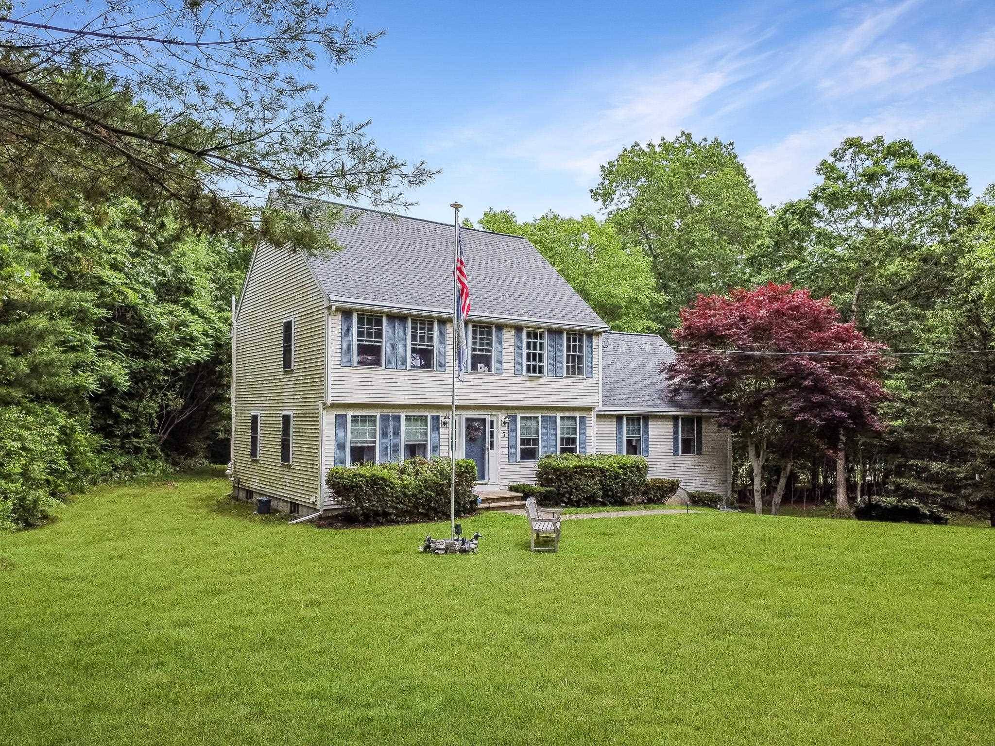 7 WILLIAMINE DR, Newton, NH 03858