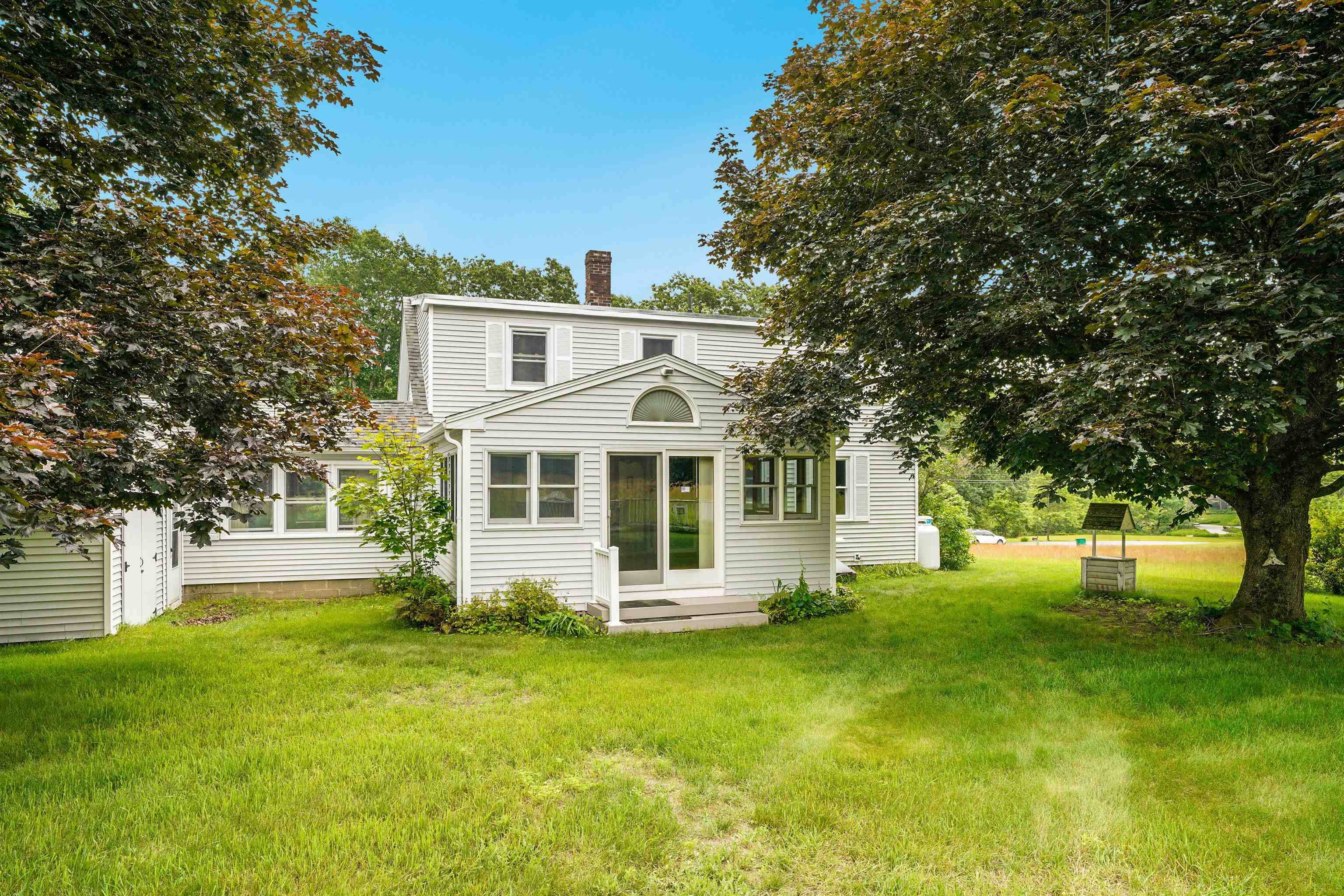 Brentwood, NH 03833,495 Middle RD
