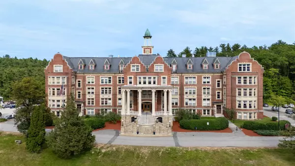 15 Mount St. Mary's WAY #101, Hooksett, NH 03106