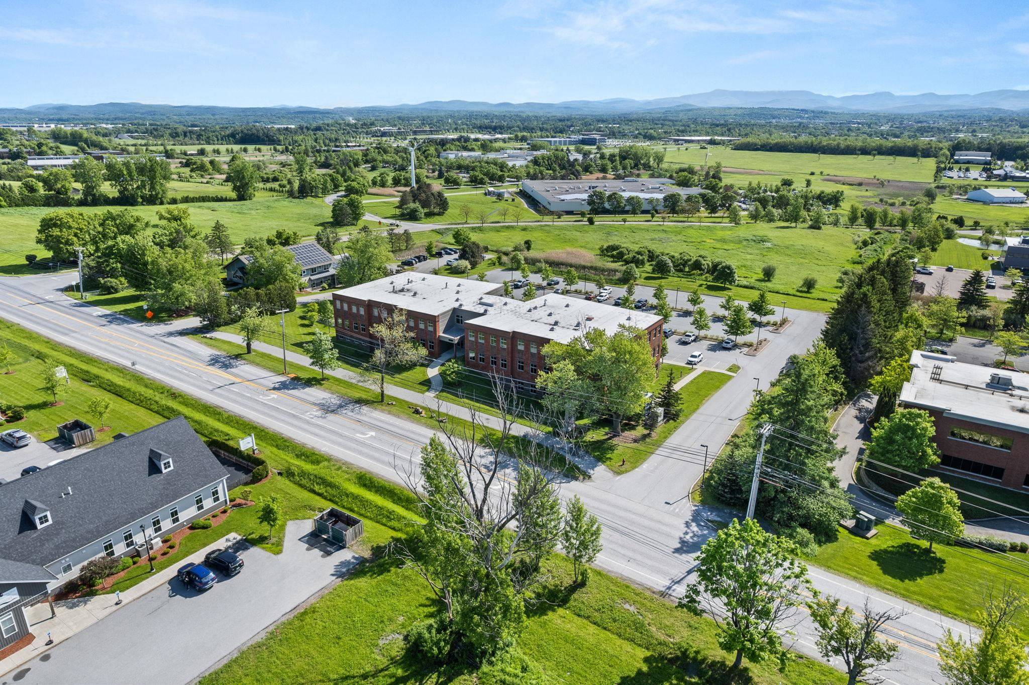 South Burlington, VT 05403,1060 Hinesburg RD
