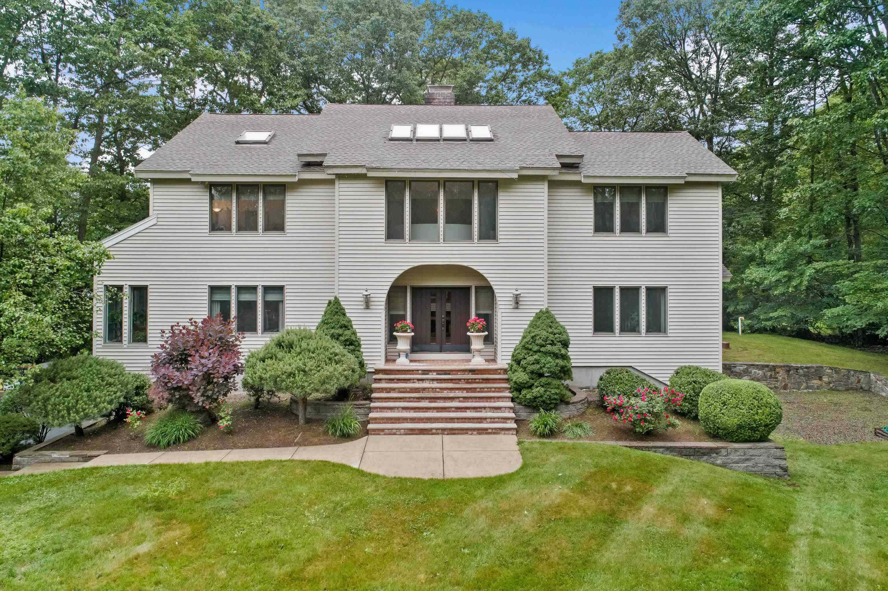 50 Page LN, Hampstead, NH 03841
