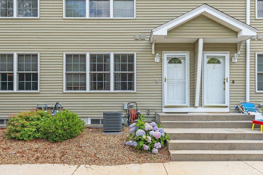 Hampstead, NH 03841,15 Steeple Chase DR #15
