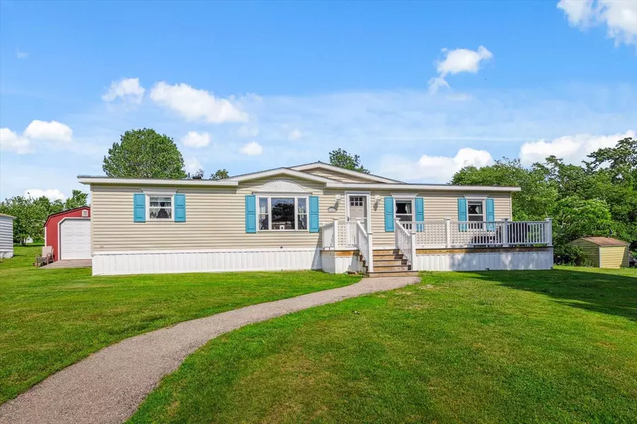 107 Crestwood LN, Greenville, NH 03048
