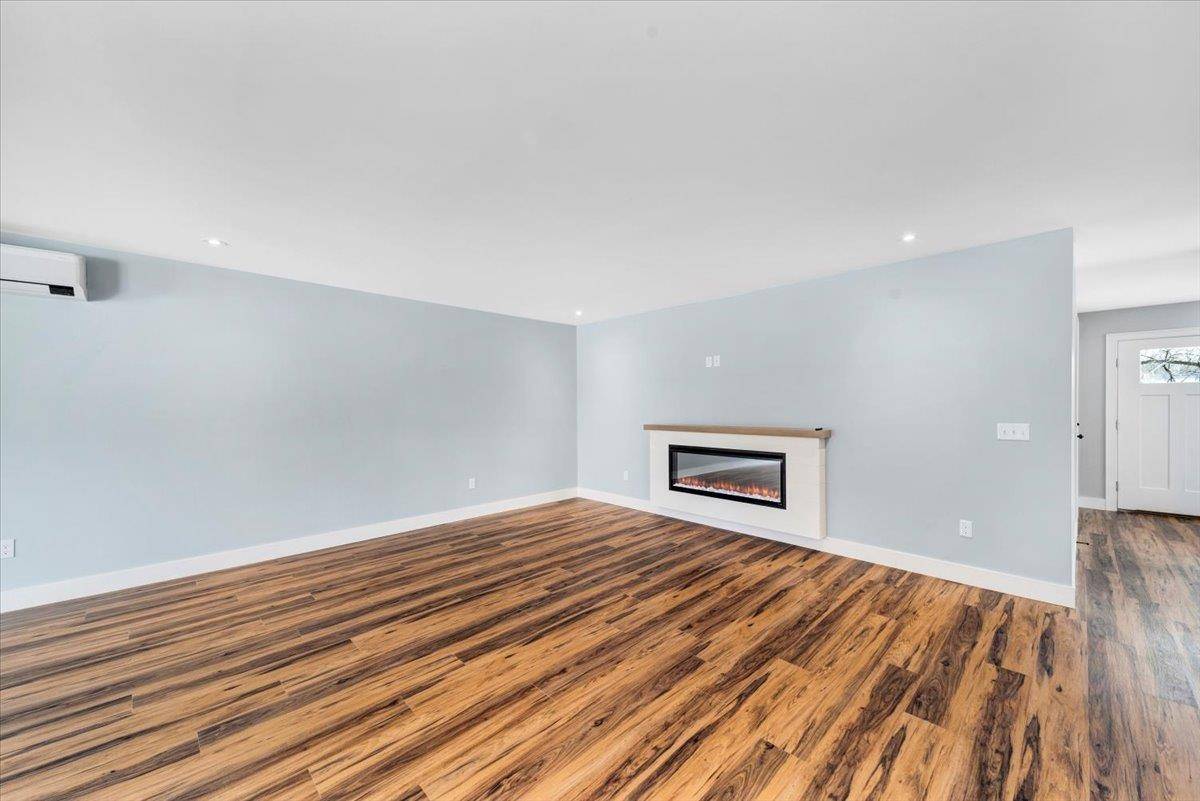 Shelburne, VT 05482,925 Falls RD #4