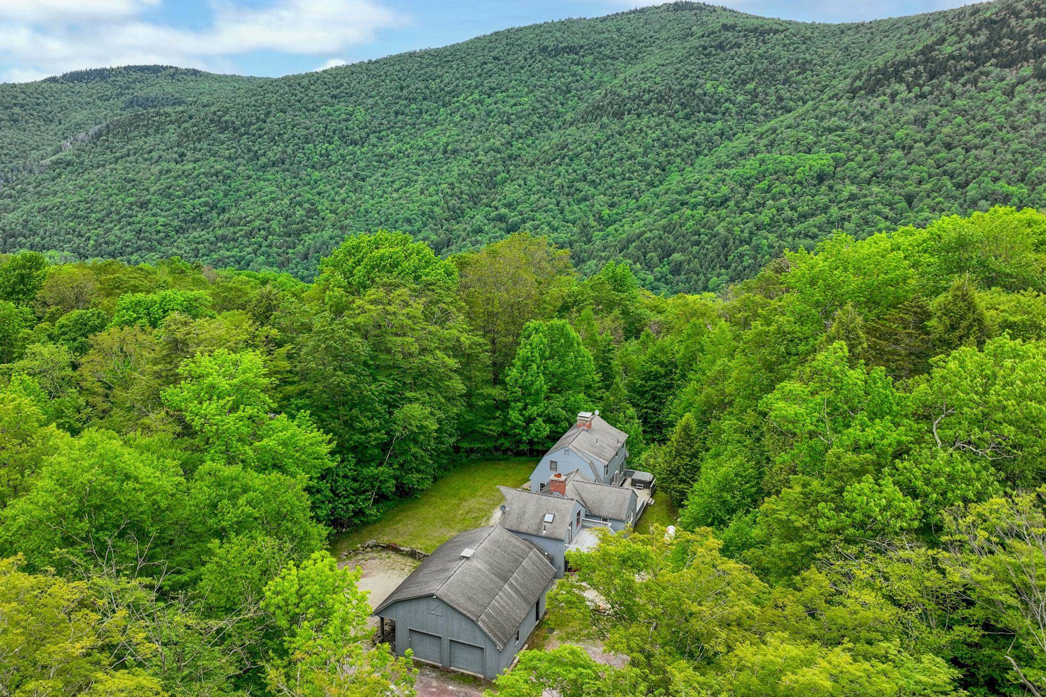 152 Wobbly LN, Killington, VT 05751