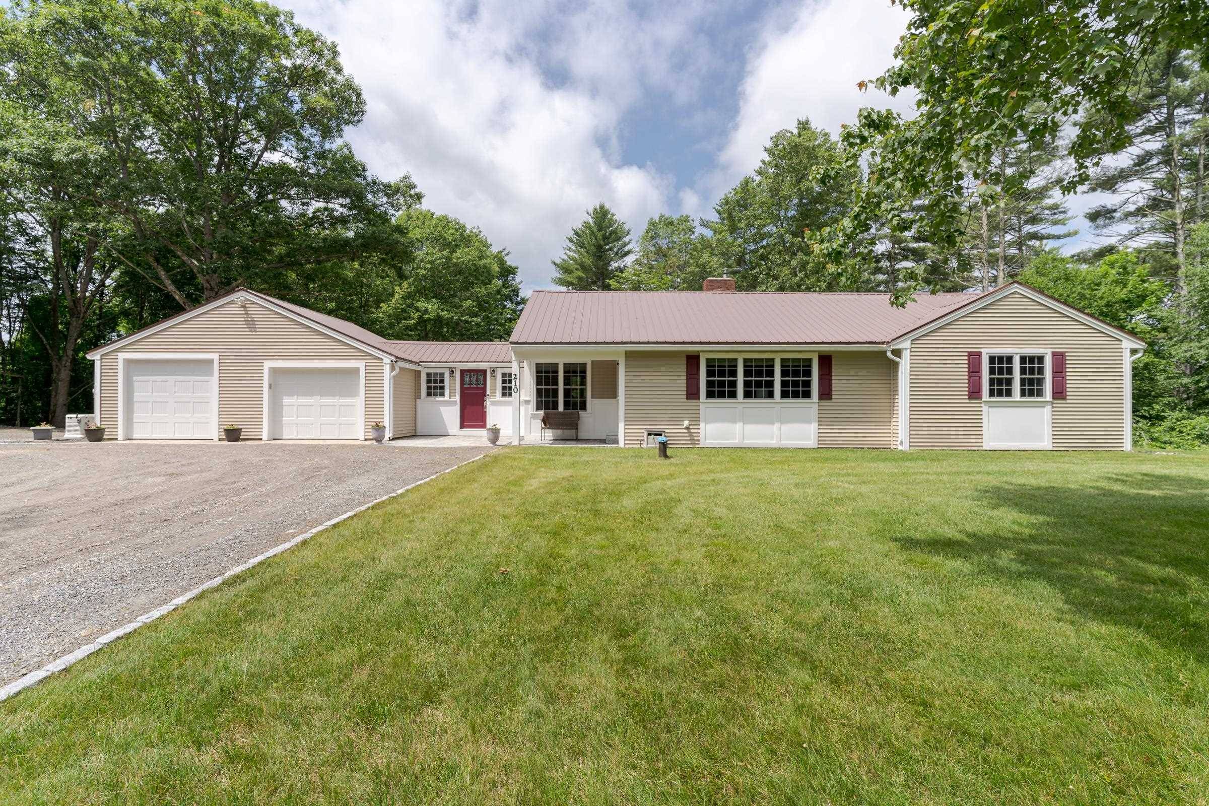 210 Pickpocket RD, Brentwood, NH 03833