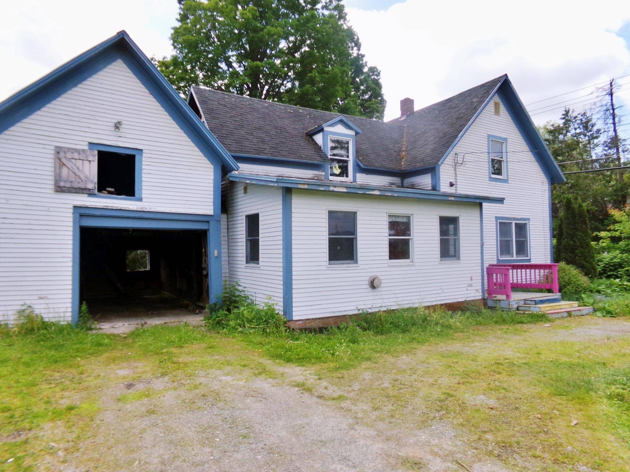 67 Eastern AVE, Newport Town, VT 05857
