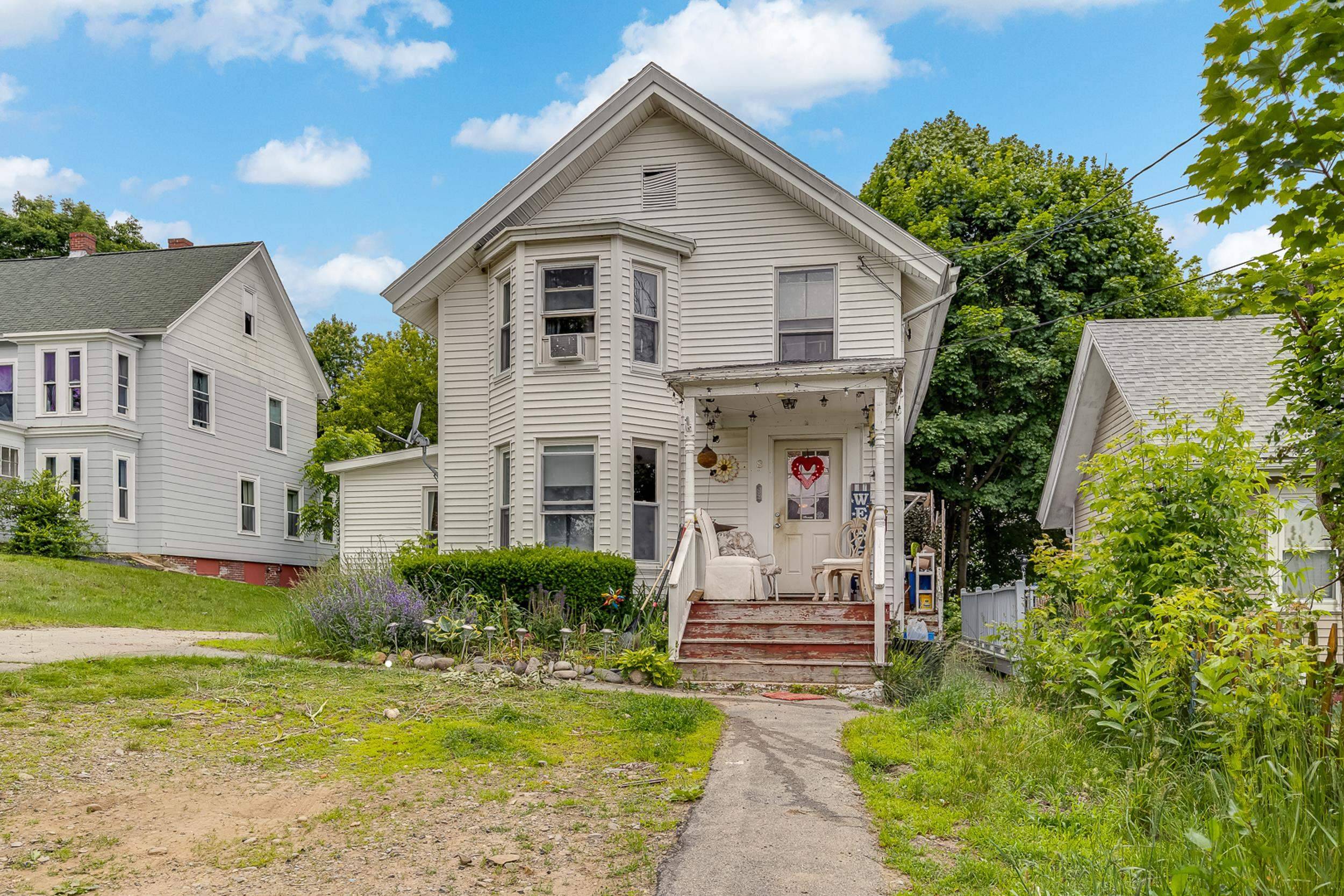 Somersworth, NH 03878,8 Myrtle ST