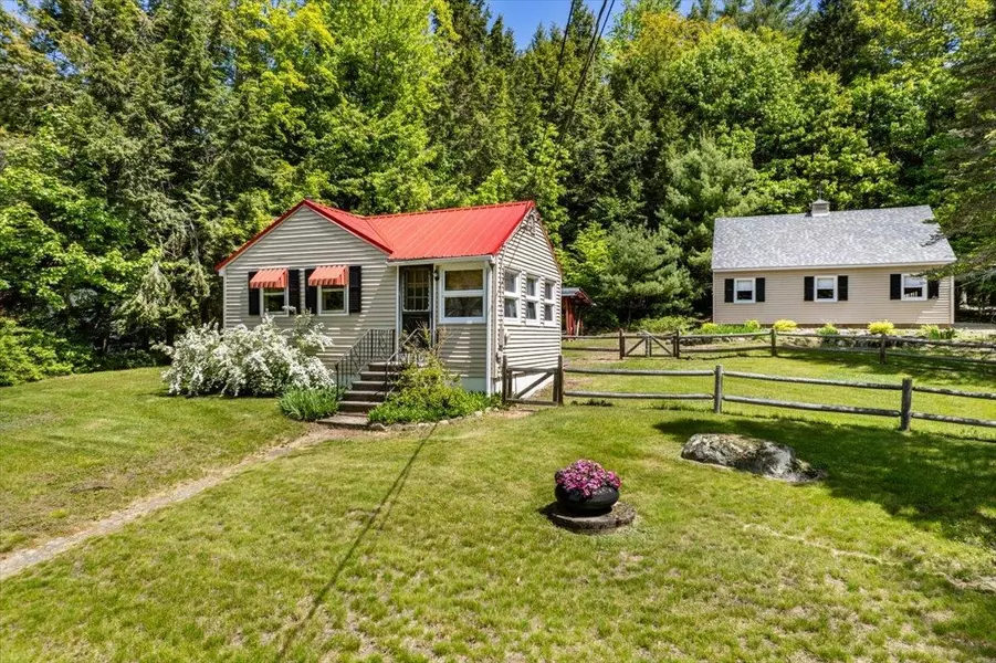17 Connector RD, Moultonborough, NH 03254