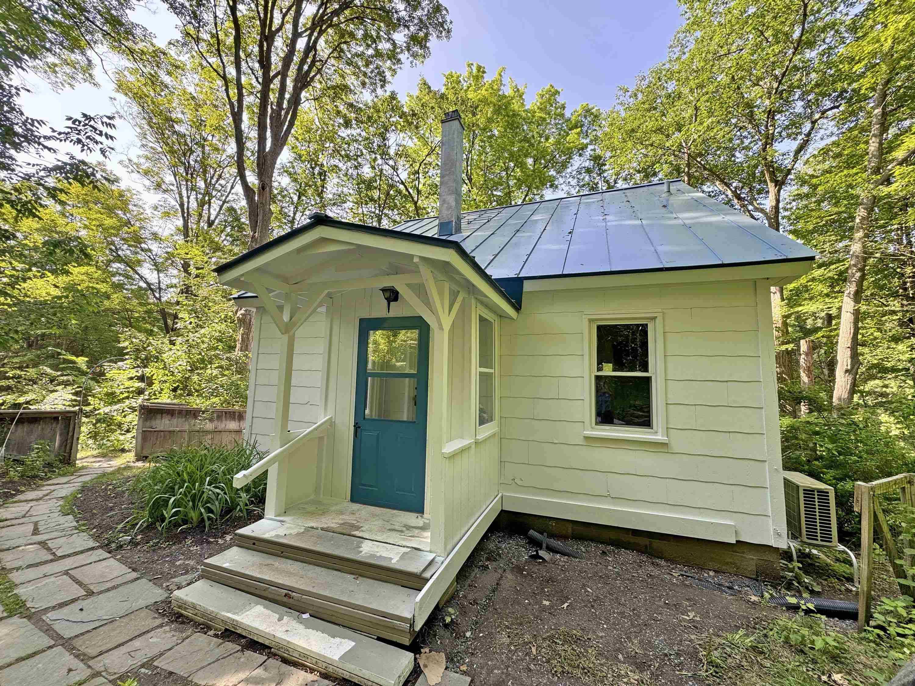 Brattleboro, VT 05301,85 Crosby ST