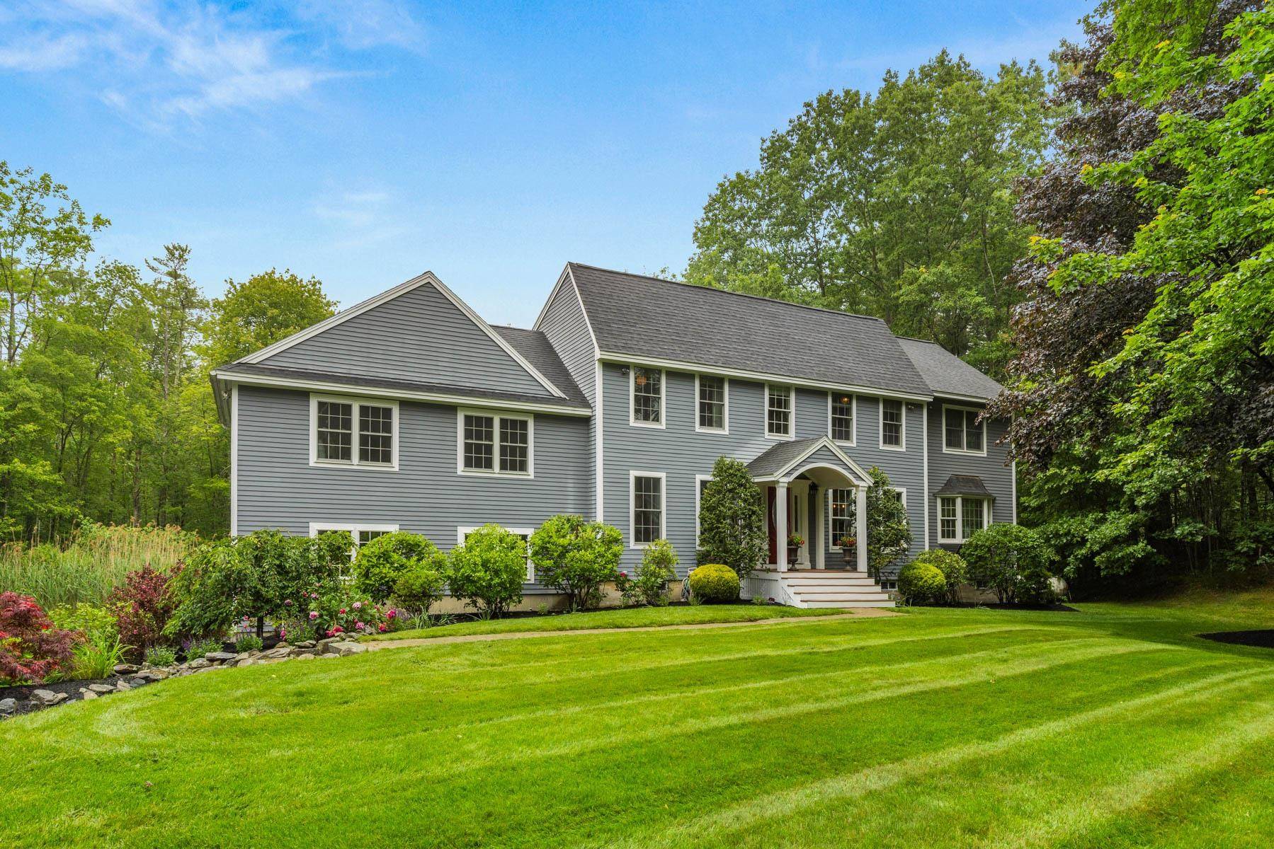 23 Rockrimmon RD, North Hampton, NH 03862