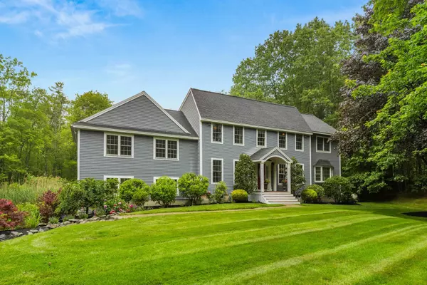 23 Rockrimmon RD, North Hampton, NH 03862