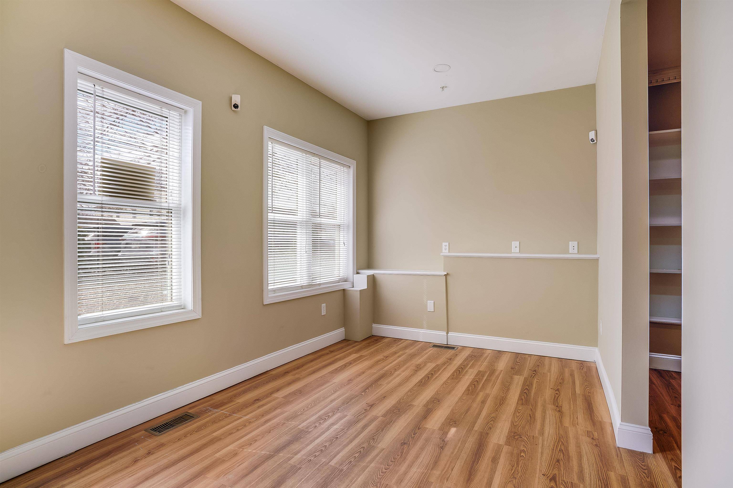 Nashua, NH 03060,21 East Pearl ST #1