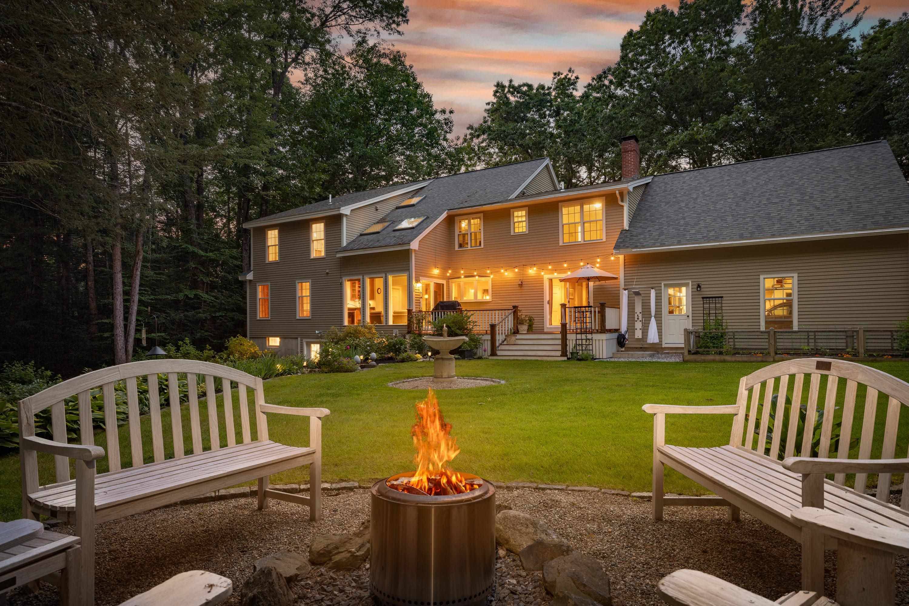 Stratham, NH 03885,11 Evergreen WAY