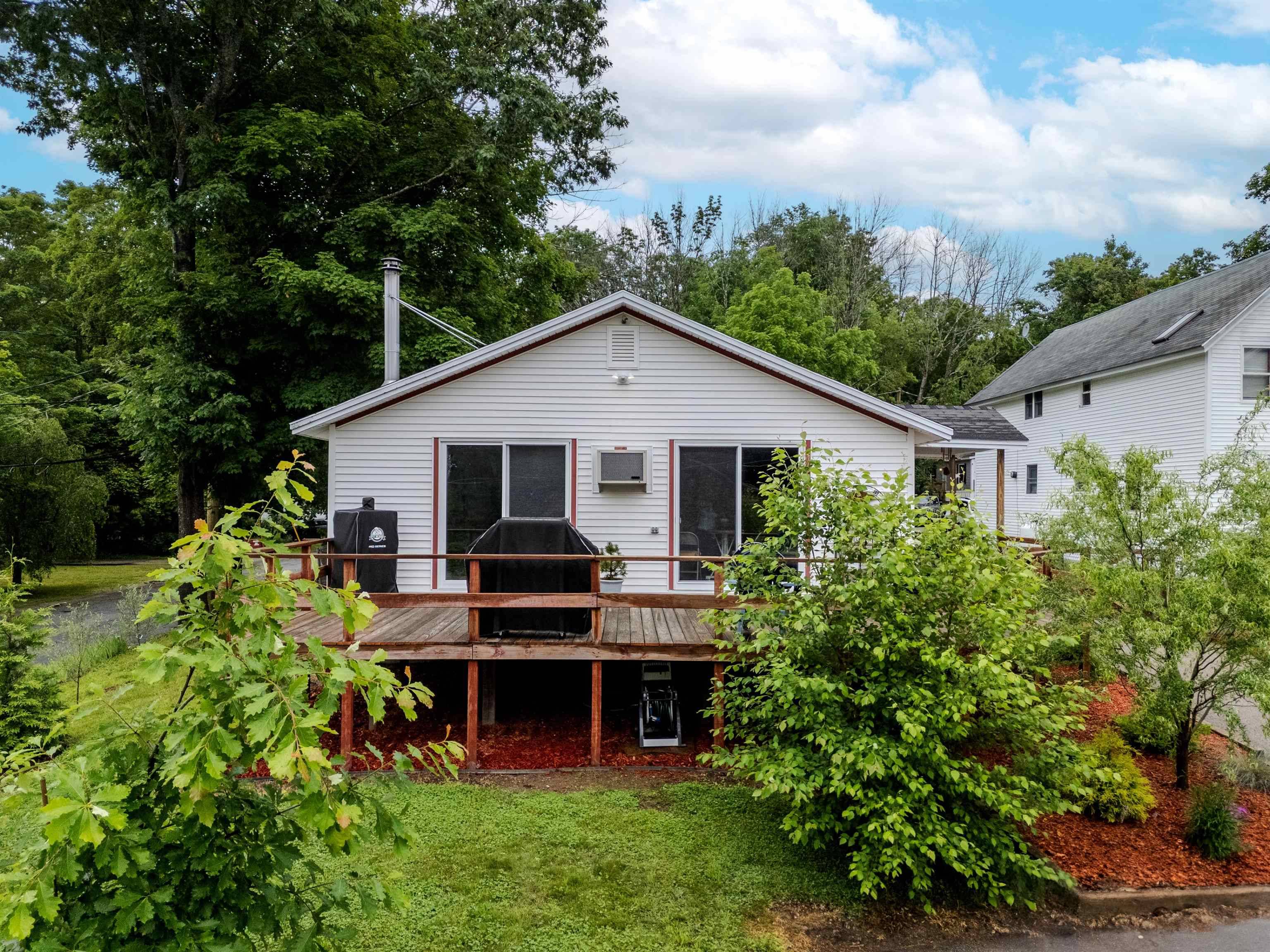 Farmington, NH 03835,15 Prospect ST
