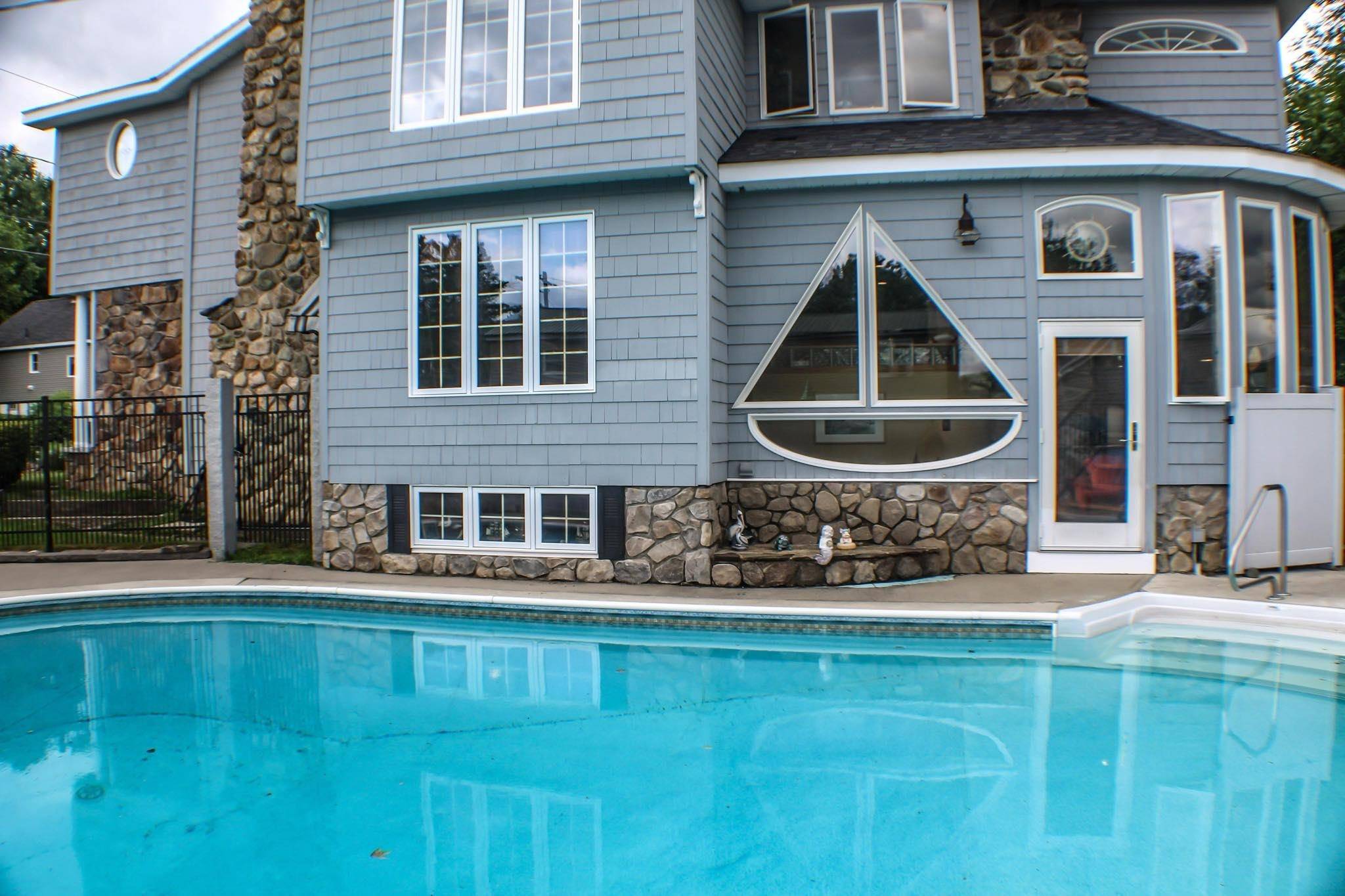 Berlin, NH 03570,32 Hermanson ST