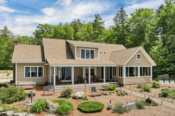 9 Country LN, New Durham, NH 03855