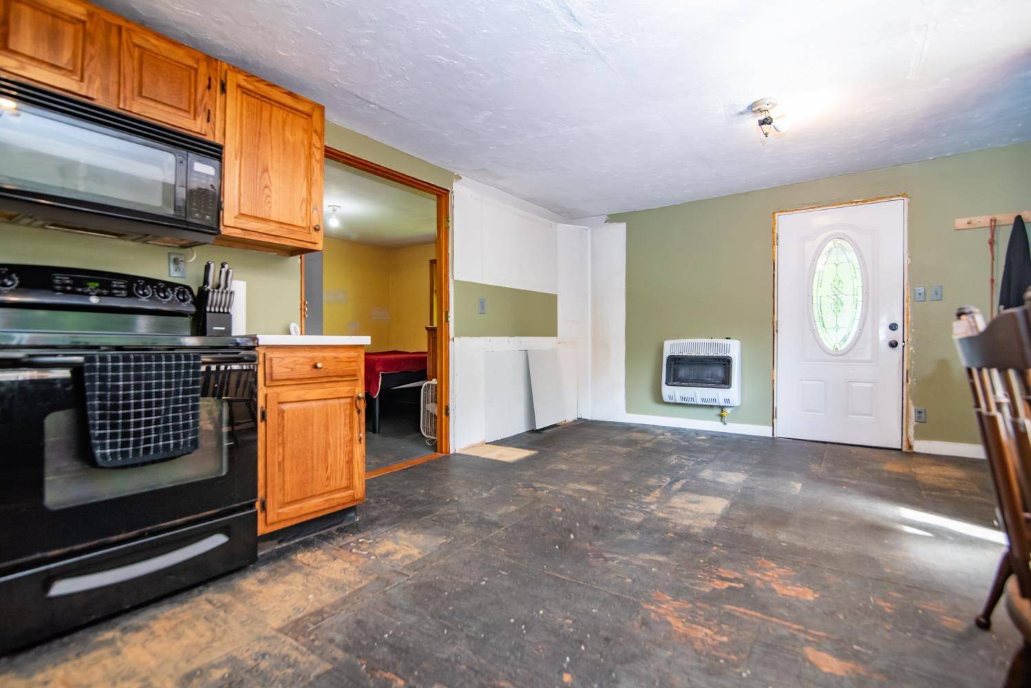 Deerfield, NH 03037,40 Brown RD