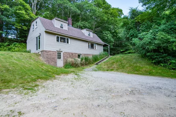 40 Brown RD,  Deerfield,  NH 03037