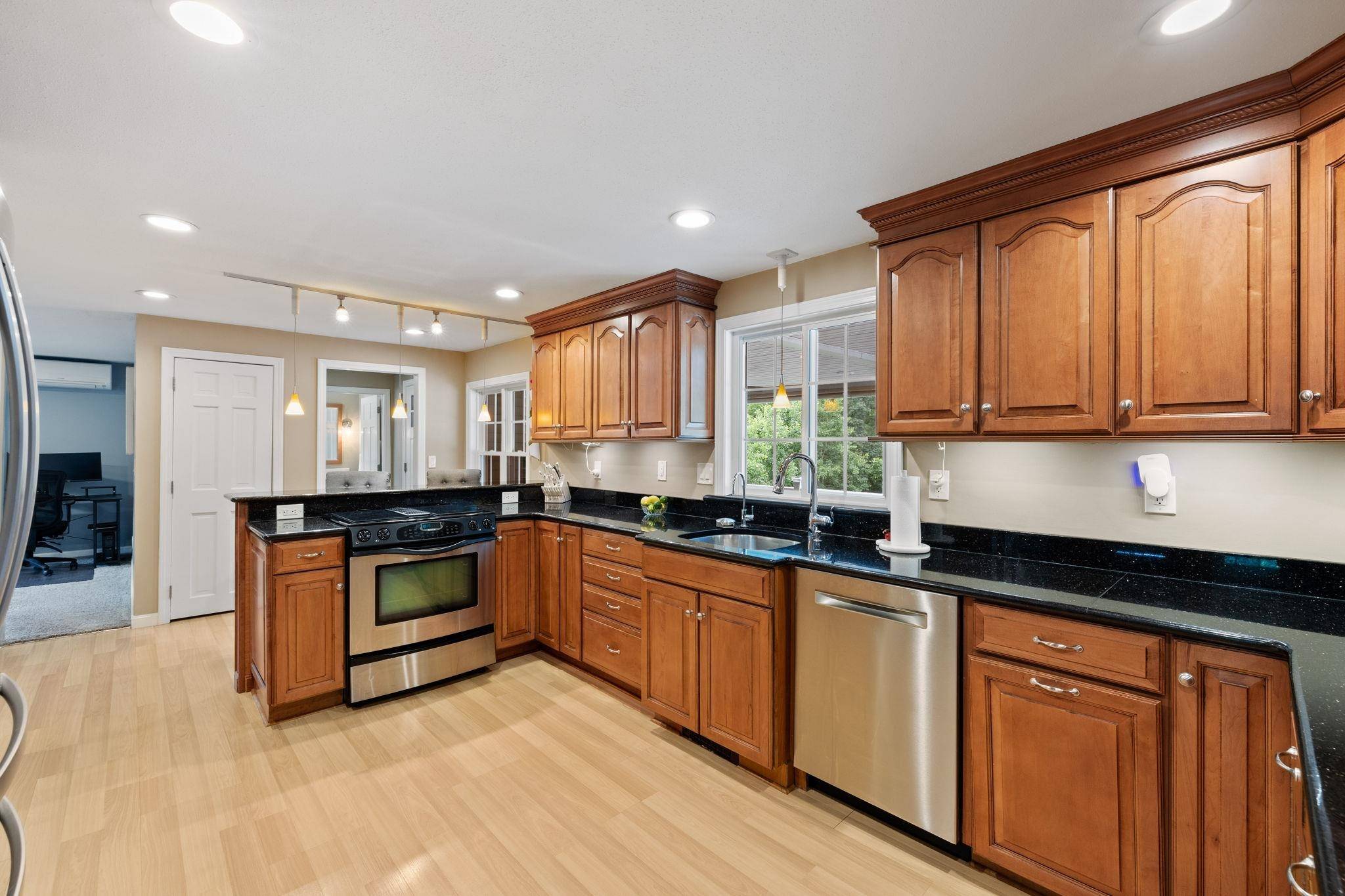 Pelham, NH 03076,12 Independence DR